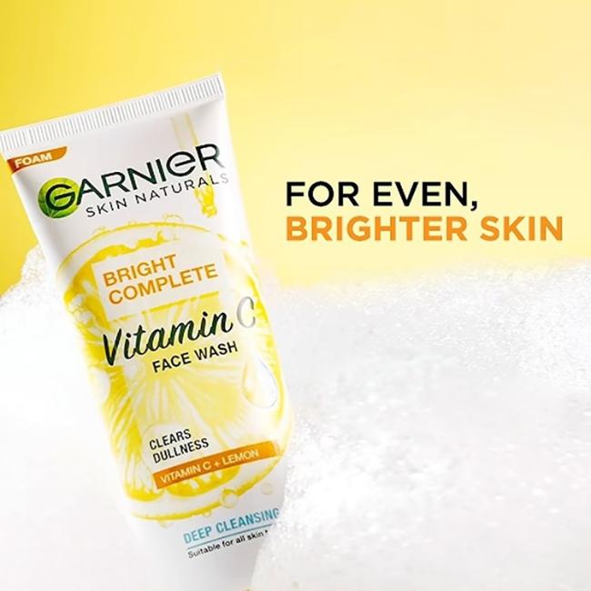 GARNIER Bright Complete Vitamin C + Lemon Face Wash Clean Dullness 100 G Garnier